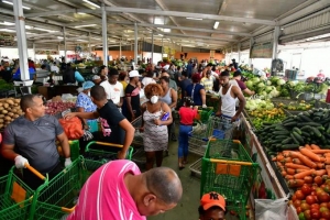 ¿Cuáles son los productos que más está comprando la gente hoy en el Merca Santo Domingo?