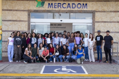 Estudiantes de Veterinaria de la UNPHU Visitan Merca Santo Domingo